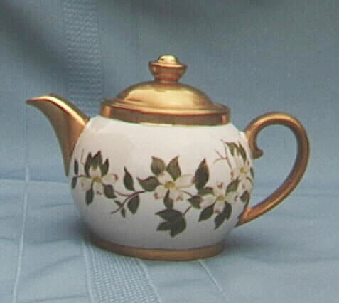 Tea Pot by Sue Buynitzky